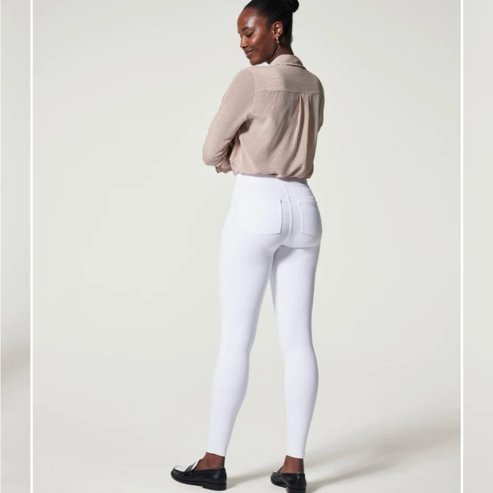 Women's White High-Waisted Jeans
